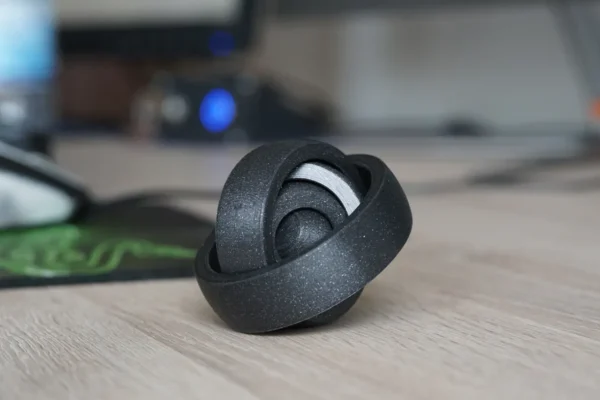 Rotating rings toy
